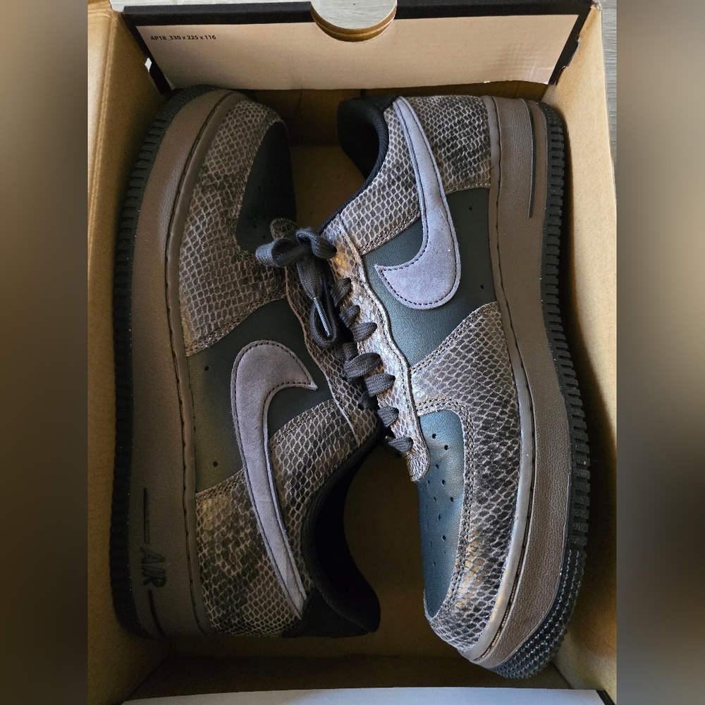 Nike Air Force 1 Snakeskin Black Gray Sneakers